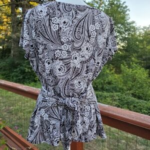 Perceptions Brown and White Tie Back Or Front Blouse